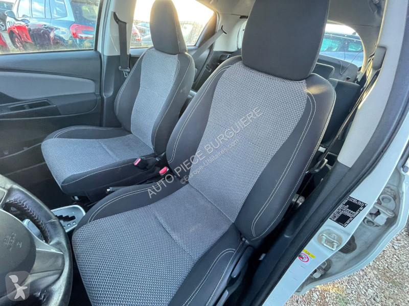 عربة نفعية Toyota TOYOTA III 1.2 100 Hybride...