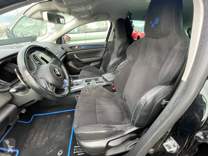 Véhicule utilitaire Renault RENAULT Mégane IV...