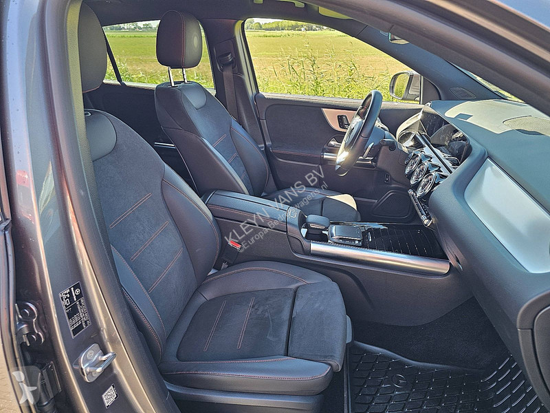 عربة نفعية Mercedes 4Matic AMG Line GLA