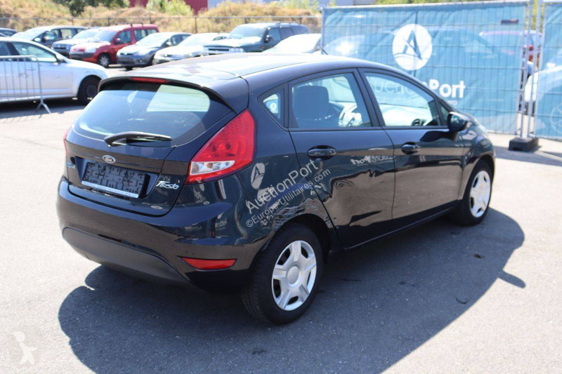عربة نفعية Ford
