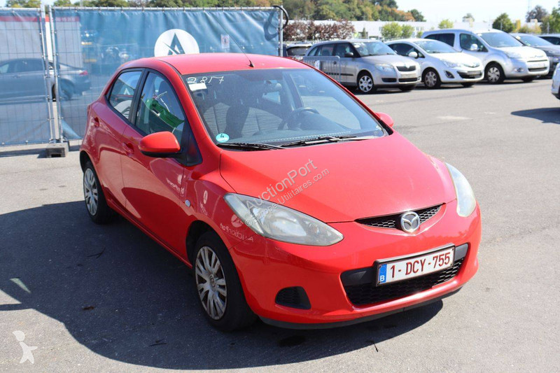 Samochód dostawczy Mazda  2