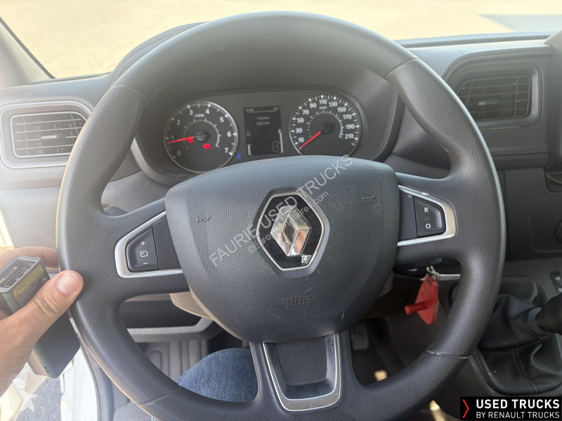 عربة نفعية Renault