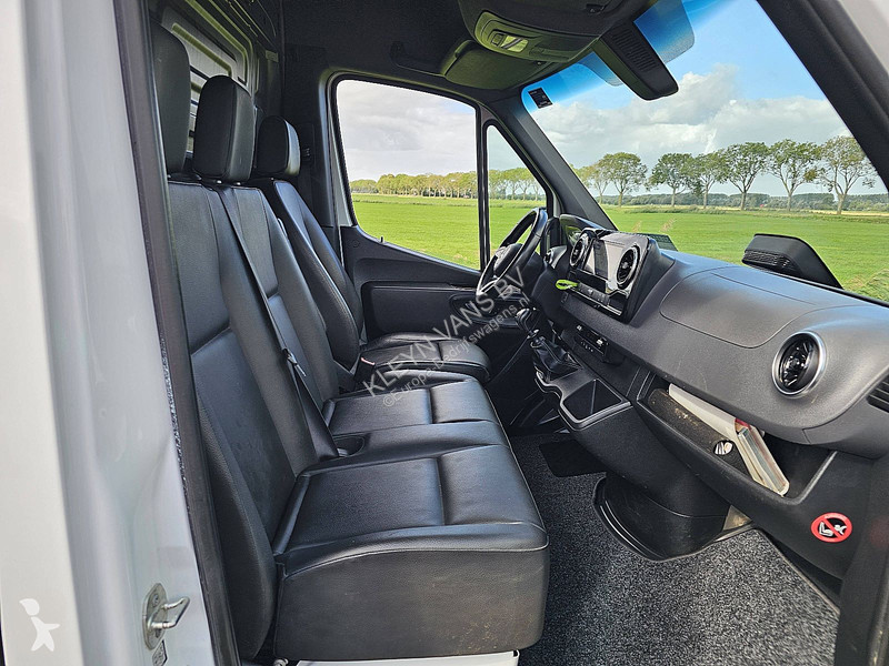 Nyttofordon Mercedes 311 L2H2 MBUX10 RWD