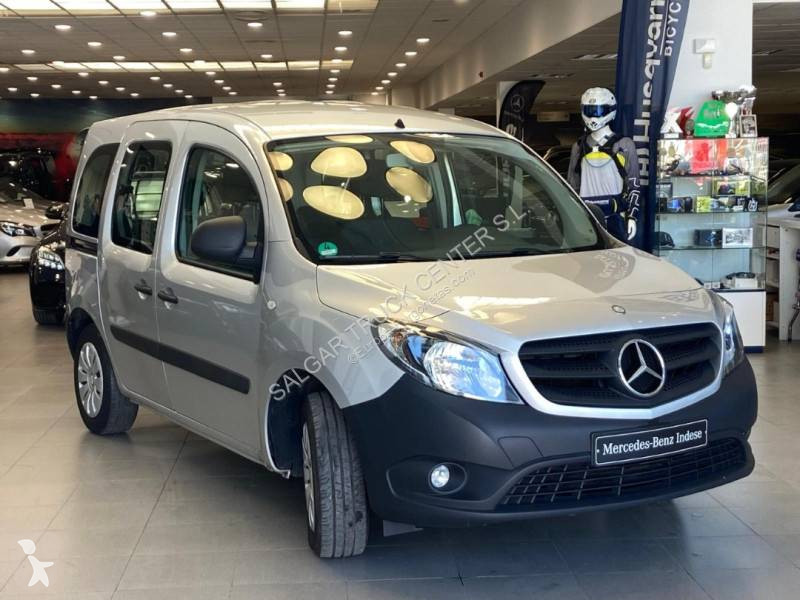 عربة نفعية Mercedes