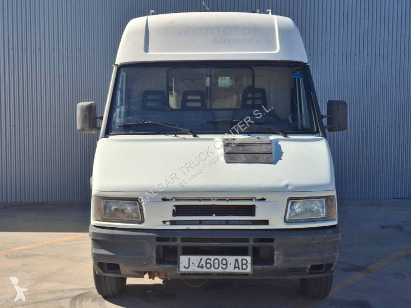 عربة نفعية Iveco