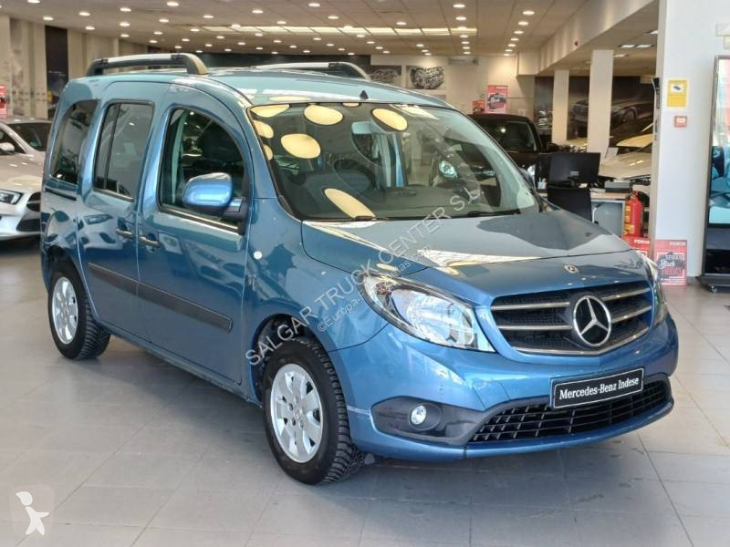 عربة نفعية Mercedes