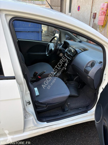 عربة نفعية Peugeot ION