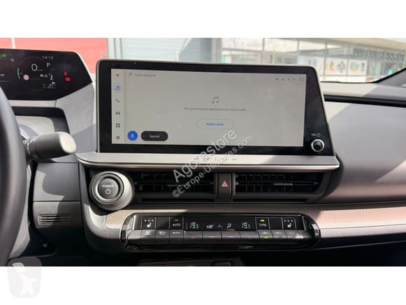 عربة نفعية Toyota PRIUS