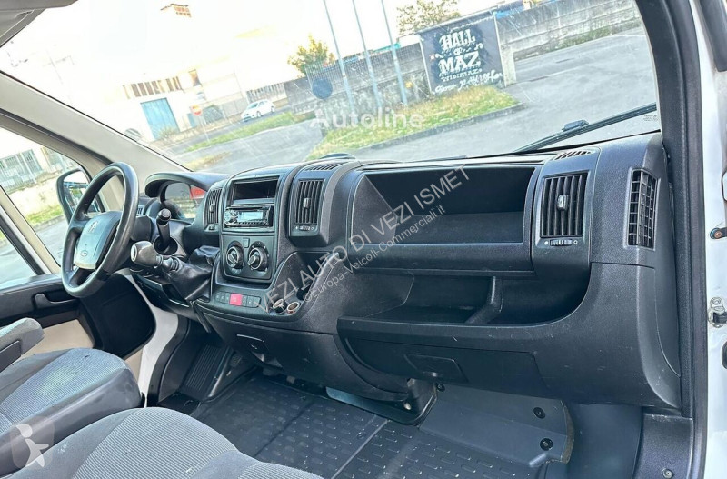 Furgoneta Peugeot boxer tetto alto passo medio