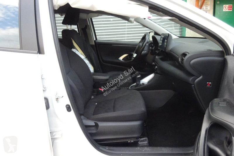 Furgoneta Toyota YARIS 1,5 VVTI HYBRID 92 BVA