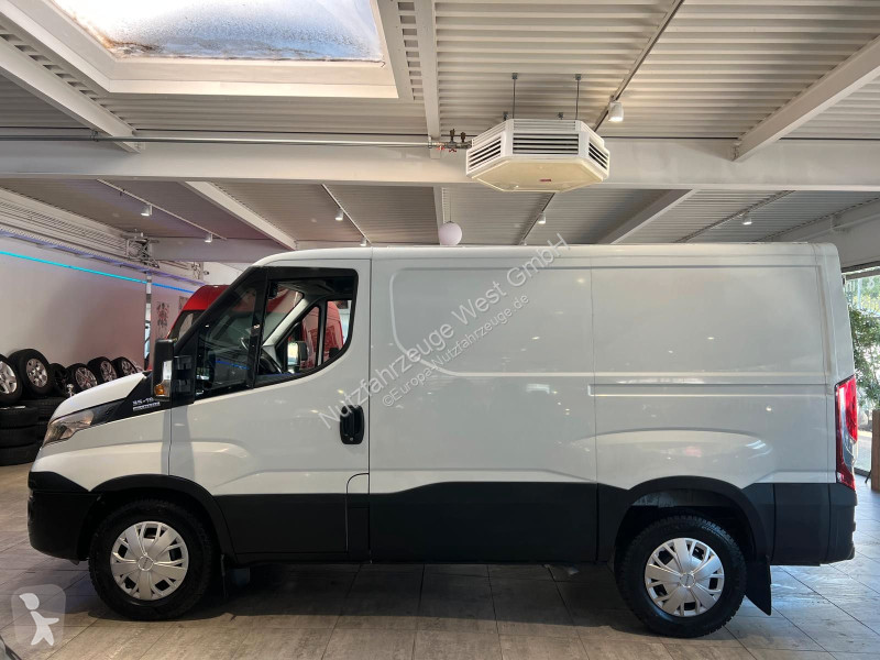 عربة نفعية Iveco 35s18 3,0 HPI...