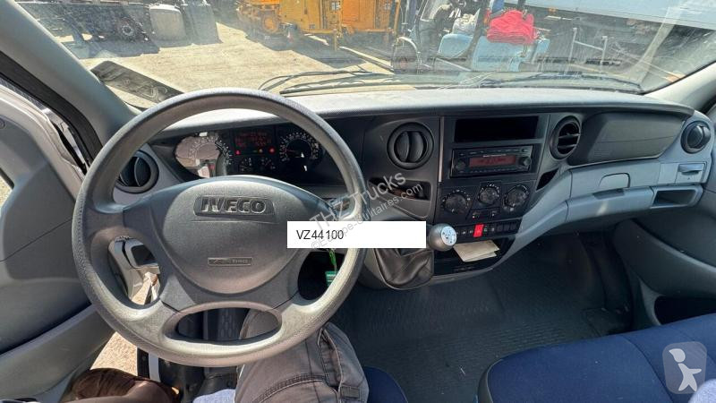 Samochód dostawczy Iveco 35S18 a