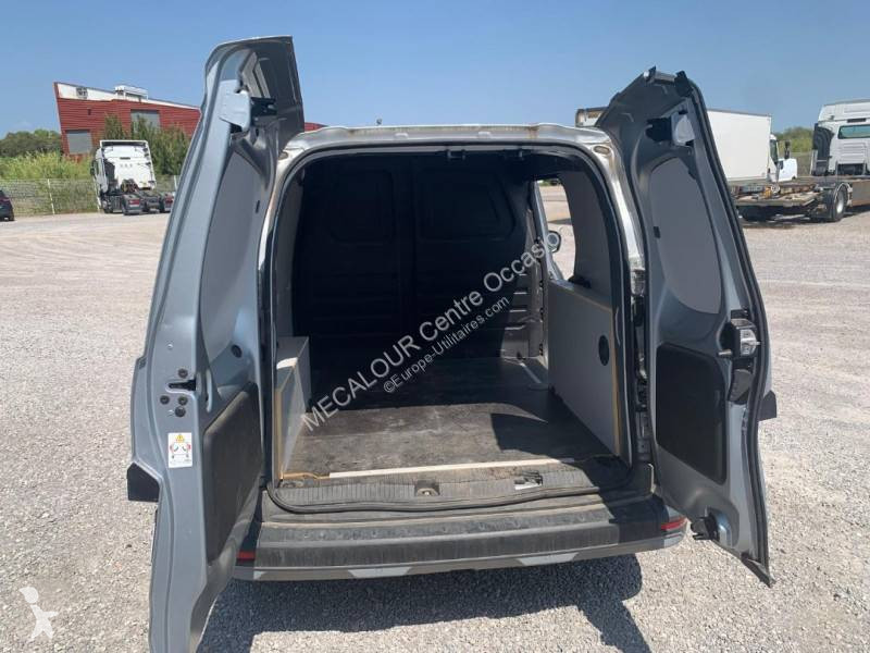Samochód dostawczy Nissan