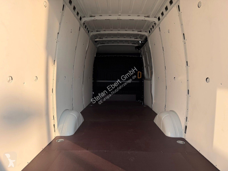 عربة نفعية Iveco 35S18 HA8...