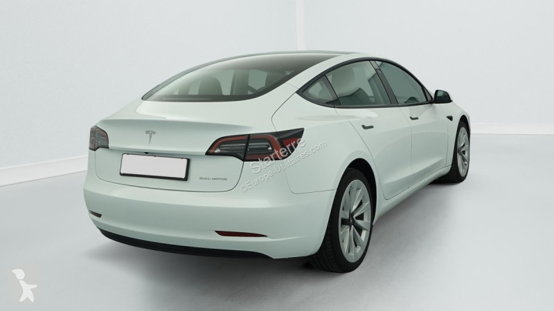 Véhicule utilitaire Tesla  MODEL 3
