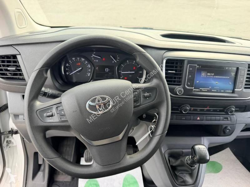 Samochód dostawczy Toyota