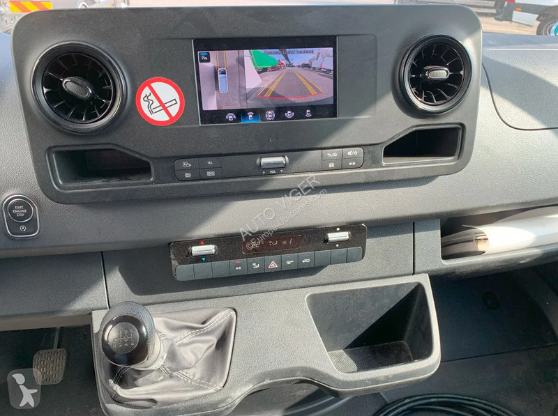 عربة نفعية Mercedes 317...