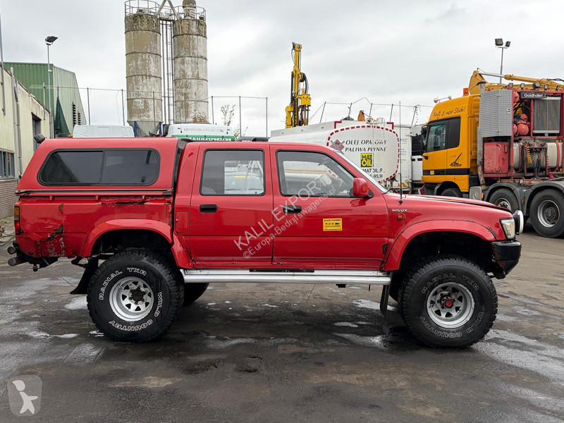 Toyota 4x4 4DW - 5 Seats - Manual Gearbox - 2.4...