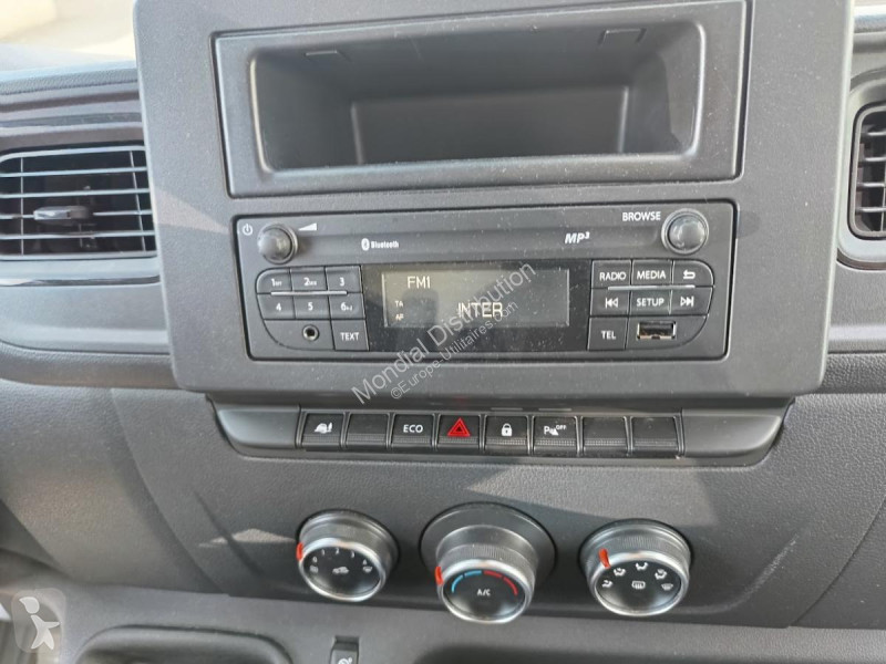 Véhicule utilitaire Renault F3500 L2H2 DCI 135...