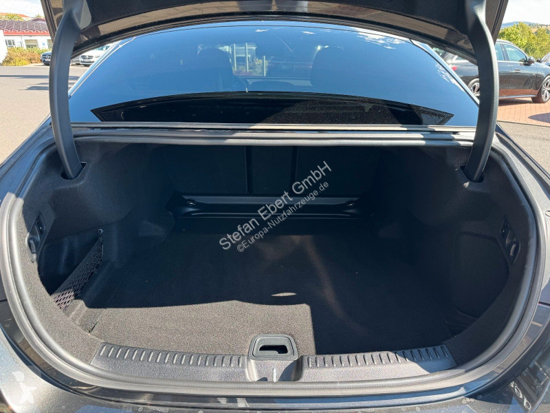 Mercedes E...