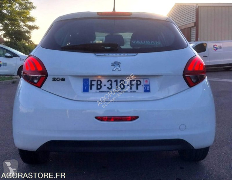 Peugeot 208 van