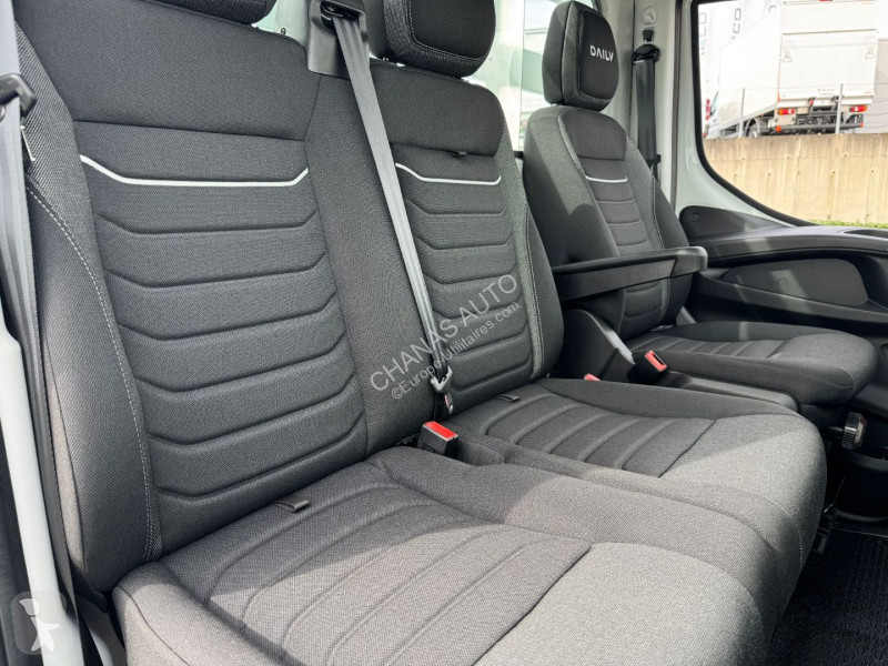 Véhicule utilitaire Iveco 35C18 A8 180CV 3L 5M