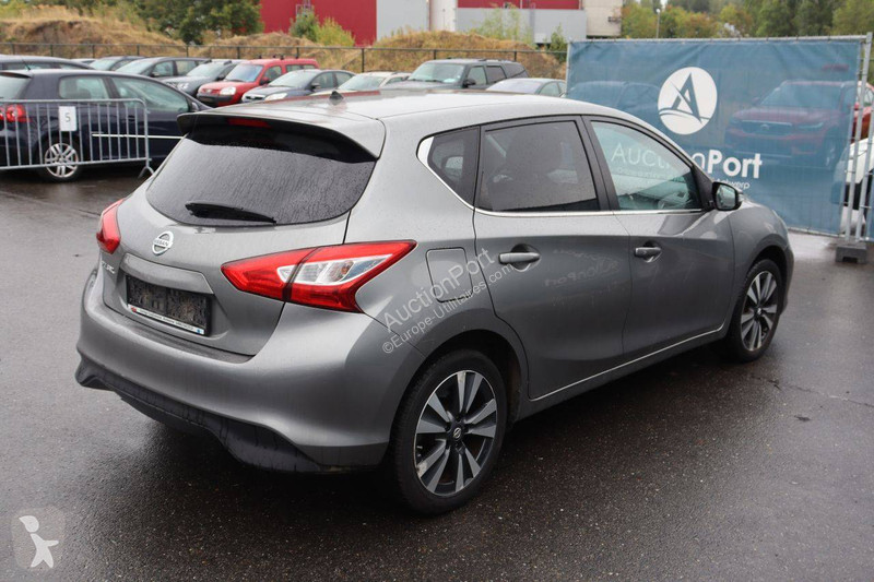 Véhicule utilitaire Nissan