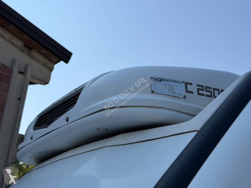Комерційні автомобілі Iveco 35S12