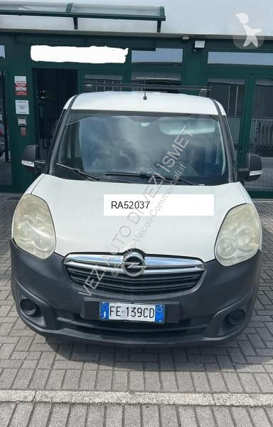 Véhicule utilitaire Opel combo maxi