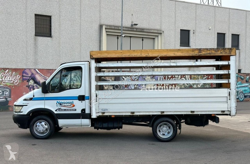 Véhicule utilitaire Iveco 35c17 cc 3.0