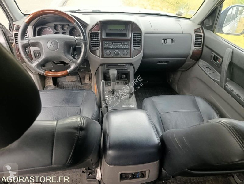 Véhicule utilitaire Mitsubishi PAJERO