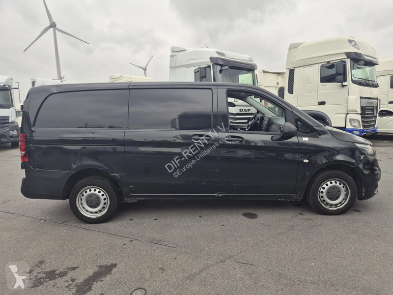Véhicule utilitaire Mercedes Vito