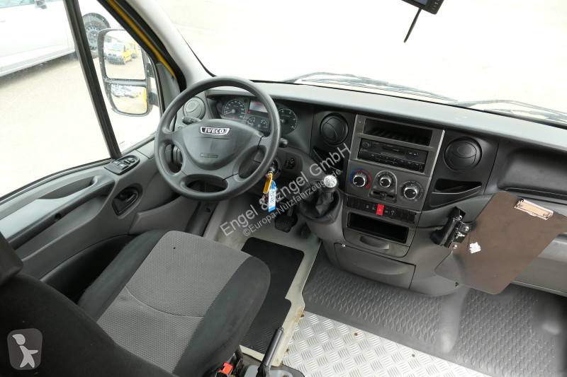 Véhicule utilitaire Iveco Daily 35 S11 C30C...