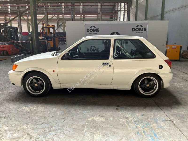 Véhicule utilitaire Ford