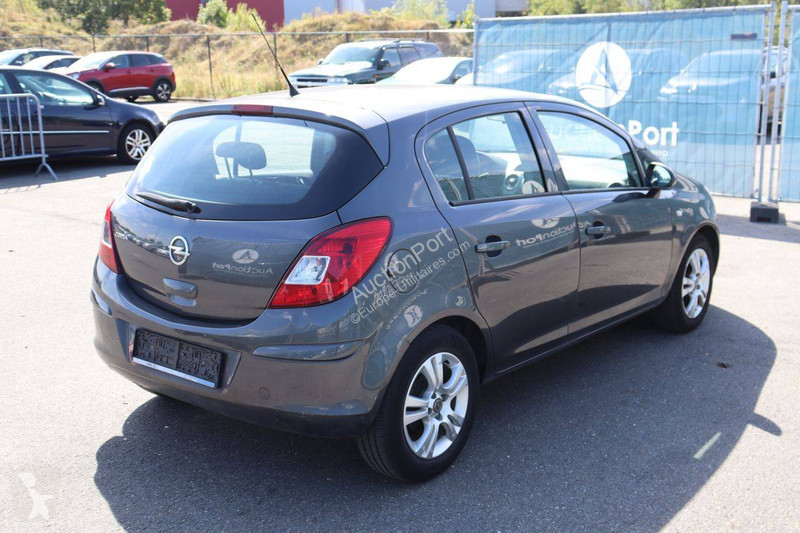 Véhicule utilitaire Opel