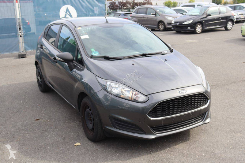 Véhicule utilitaire Ford