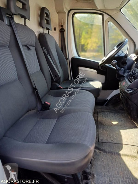 Véhicule utilitaire Peugeot BOXER