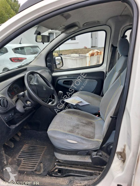 Véhicule utilitaire Peugeot BIPPER