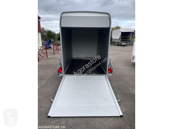Véhicule utilitaire