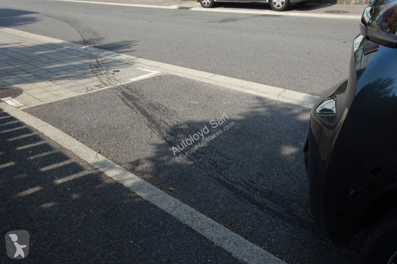Véhicule utilitaire Peugeot 1,2 PURETECH 130 BVA