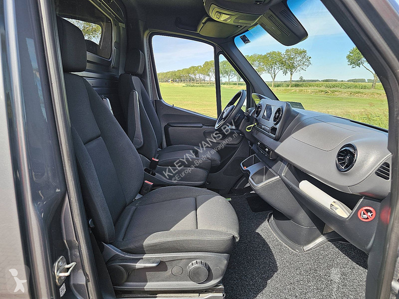 Véhicule utilitaire Mercedes 317 L2H2 LED Navi...
