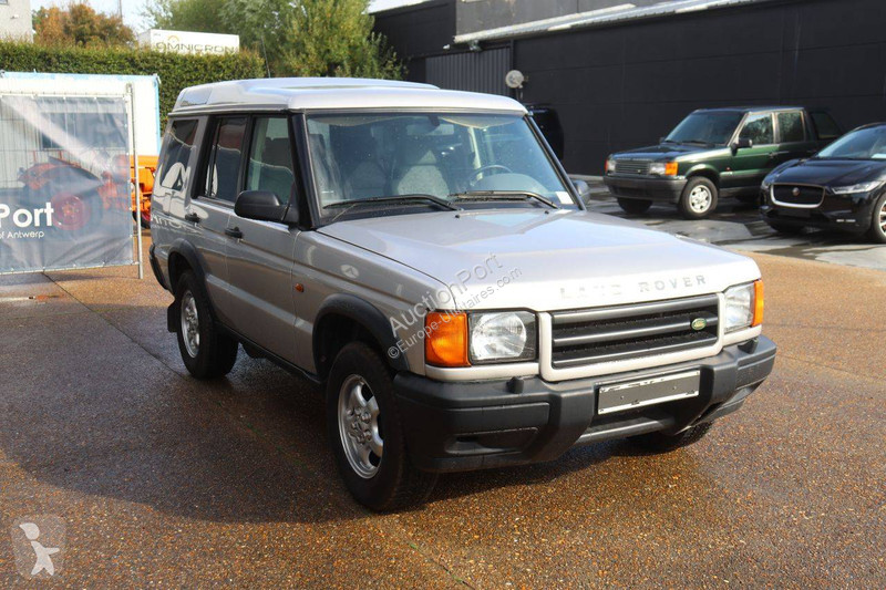 Véhicule utilitaire Land Rover V8