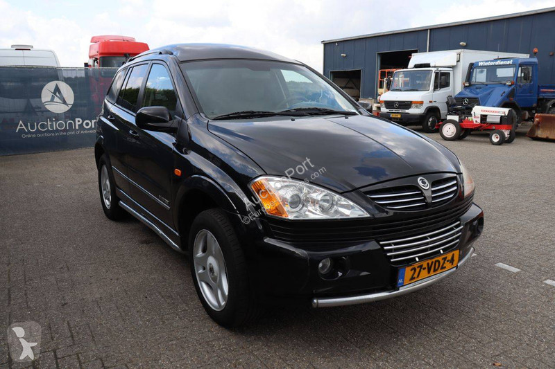 Véhicule utilitaire Ssangyong M200 2WD AUT. HR