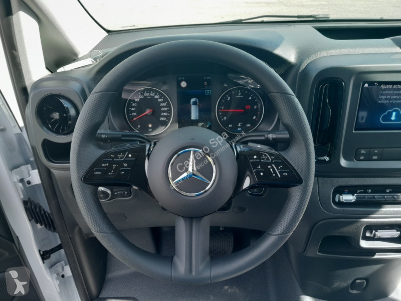 Véhicule utilitaire Mercedes Furgone
