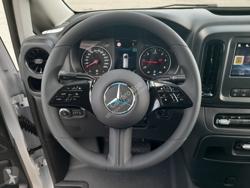 Véhicule utilitaire Mercedes Furgone