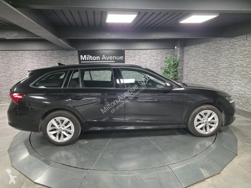 Véhicule utilitaire Skoda OCTAVIA Combi 2.0 TDI...