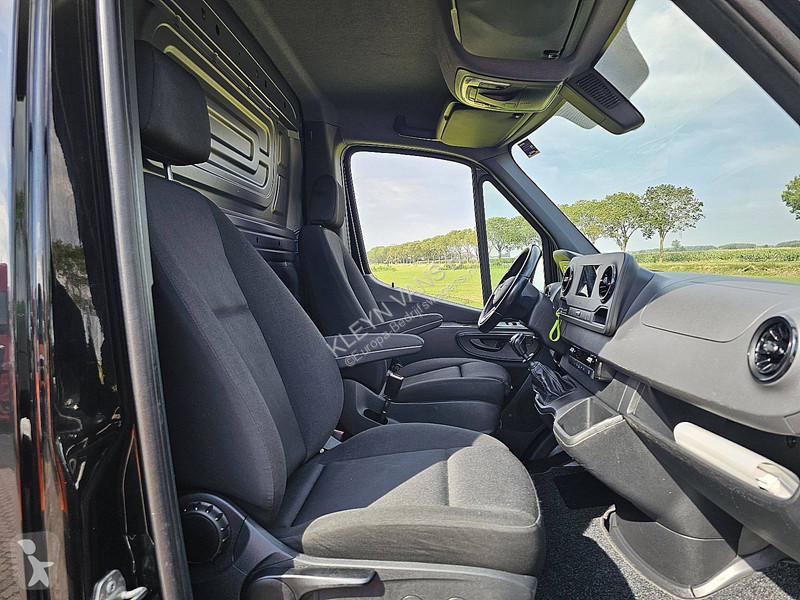 Véhicule utilitaire Mercedes 317 L2H2 Mbux Navi AC