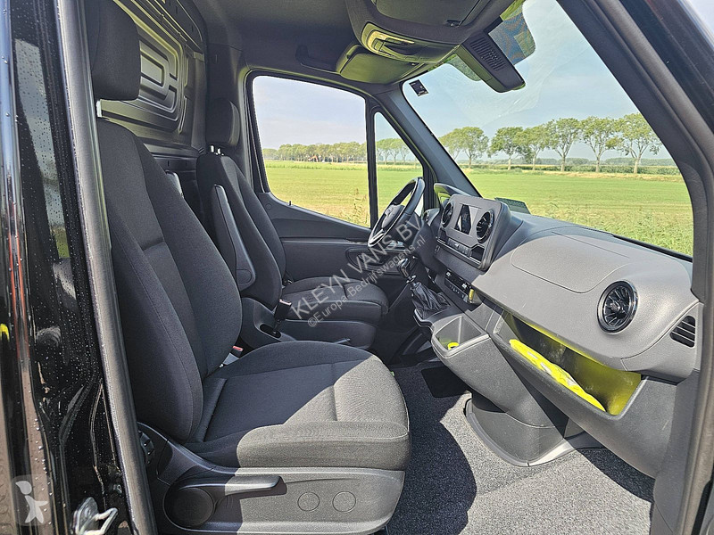 Véhicule utilitaire Mercedes 317 L2H2 Mbux Navi AC