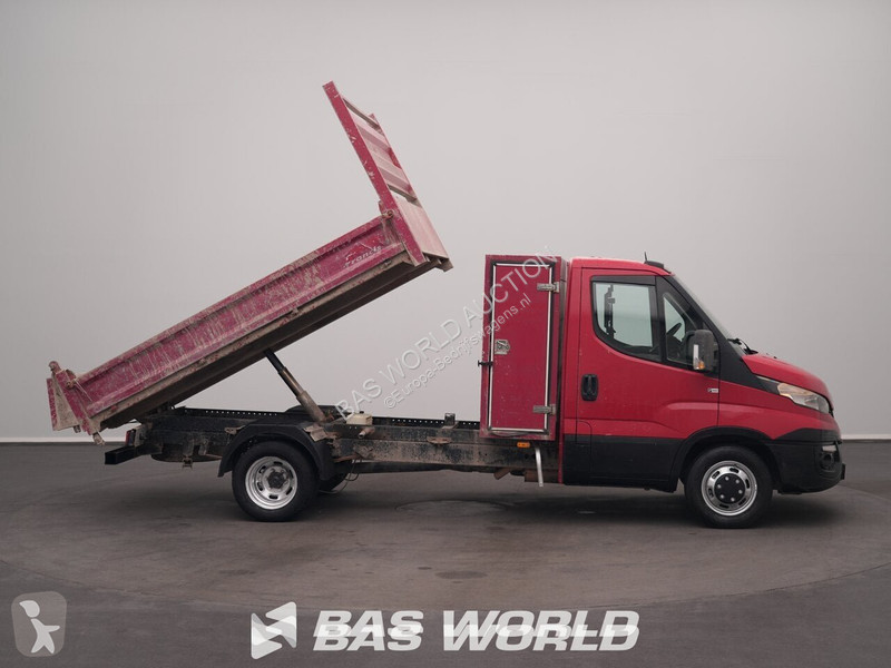Véhicule utilitaire Iveco 35C17