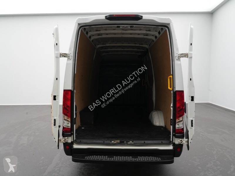 Véhicule utilitaire Iveco 35S14